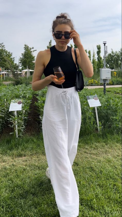 Finnish Street Style, Scandinavian Summer Style, Scandinavian Summer Outfit, Oslo Fashion, White Linen Pants, Italy Outfits, Summer Inspiration, Scandi Style, Linen Pants