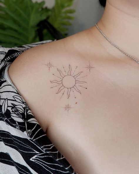 Cute Collarbone Tattoos, Sun Tattoo On Back, Collarbone Tattoos For Women, 3 Stars And A Sun, Collarbone Tattoos, Beautiful Back Tattoos, Cute Tattoos On Wrist, Tattoo On Back, Sun Tattoo Designs