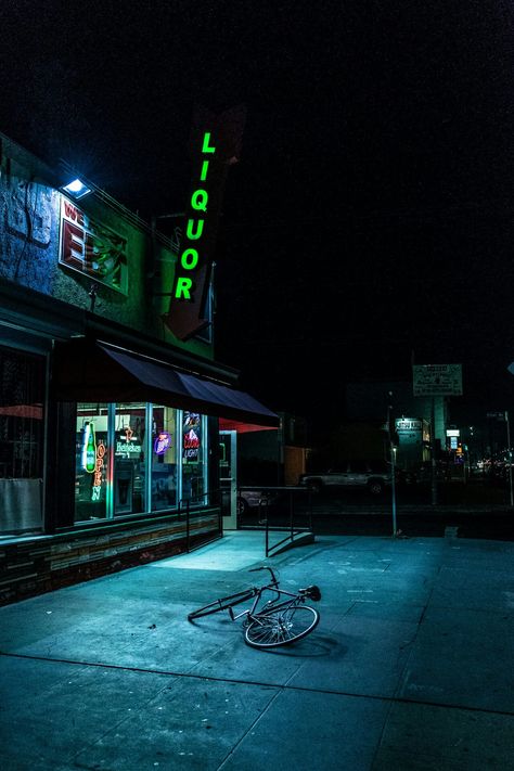 American Freedom Nights____ Neon Noir, New Retro Wave, Photographie Portrait Inspiration, Neon Nights, Neon Aesthetic, Liquor Store, Cinematic Photography, Night City, Night Aesthetic