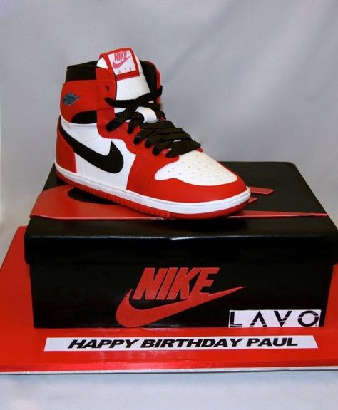 Nike Party, Michael Jordan Birthday, Sneaker Cake, Nike Cake, Jordan Cake, Happy Birthday Paul, Cake Design For Men, Shoe Cakes