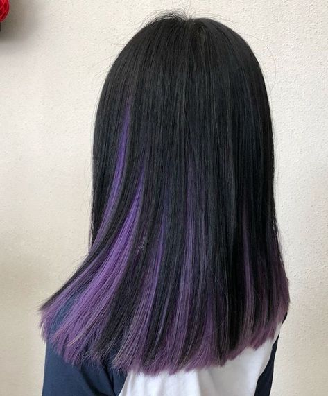 Purple Hair Streaks, Korean Hair Color, Hair Color Underneath, Peekaboo Hair, Hair Color Streaks, Purple Highlights, Hair Streaks, Pretty Hair Color, Haircuts Straight Hair