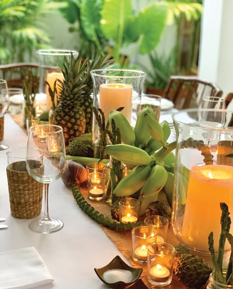 Tropical Tablescape, India Hicks Style, Tropical Table, Expensive Flowers, Exotic Homes, British Colonial Decor, India Hicks, Fiesta Tropical, Havana Nights