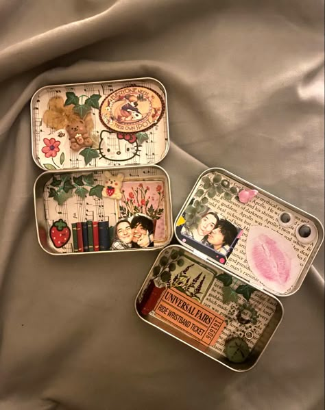 super cute matching but not matching couples altoid wallet interiors!! the one on the left was designed by me and the one on the right was designed by my boyfriend! Tiny Altoid Tin Ideas, Altoids Wallet Couple, Altoid Tin Ideas For Boyfriend, Altoids Wallet Outside Design, Altoid Wallet Ideas, Altoids Wallet Ideas, Altoids Tin Wallet, Altoids Wallets, Altoid Wallet