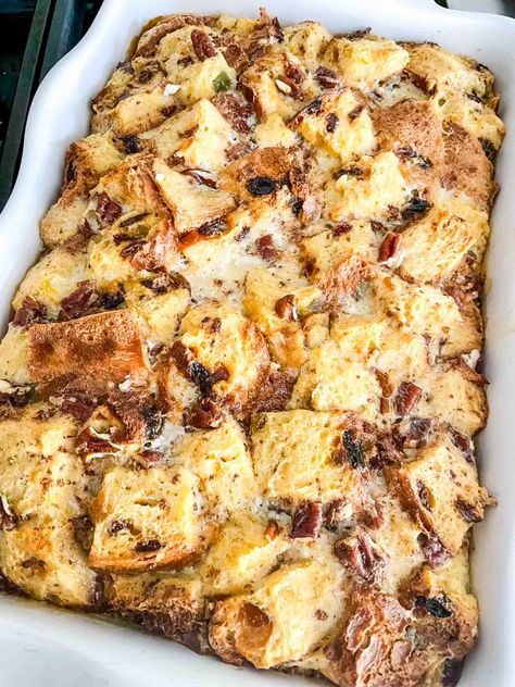 Panatone Bread And Butter Pudding, Pantone Bread Pudding, Bread Pudding With Panettone, Panettone Bread Pudding Ina Garten, Recipes With Panettone, Panettone Bread And Butter Pudding, Panatone Recipes, Italian Bread Pudding, Panetone Bread Pudding