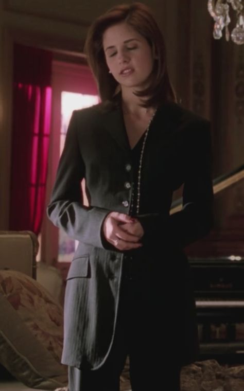 Kathryn, Cruel Intentions, 1999 Cruel Intentions Kathryn, Cinema Outfit, The 90s Fashion, Cruel Intentions, Glinda The Good Witch, Looks Party, Sarah Michelle Gellar, Late 90s, Fashion Tv