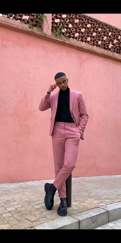 Pink Suit With White Turtle Neck Men, Men Pink And Black Outfit, Pink Formal Outfit Men, Pink Blazer Outfit Men, Men Pink Outfit, Men Coat Outfit, Men In Pink, Nicki Concert, Turtleneck Suit