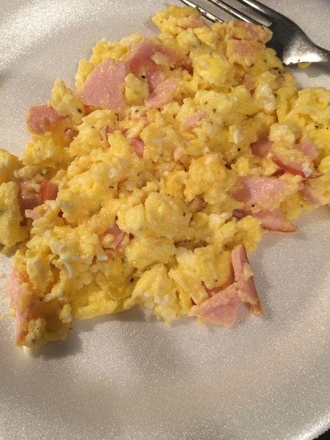 Canadian Bacon Omelette, Canadian Bacon Recipes, Bacon Omelette, Bariatric Breakfast, Picky Eaters Kids, Canadian Bacon, Keto Low Carb Recipes, American Cheese, Bacon Recipes