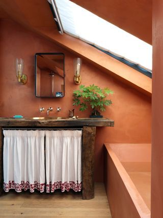 Sunset Orange Bathroom, Rusty Orange Bathroom, Ruin Renovation, Dark Orange Bathroom, Burnt Orange Bathroom, Bathroom Color Ideas, Scallop Tiles, Best Bathroom Colors, Bathroom Vibes