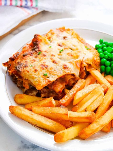 Slimming World Lasagne Recipe (No Quark, Yogurt or Eggs) Asparagus Flatbread, Beef Lasagne, Grilled Chicken Tacos, Lasagne Sheets, Lasagne Recipes, Sweet Potato Chili, Baked Eggplant, Bechamel Sauce, Syn Free