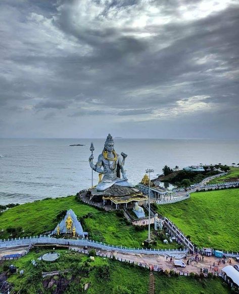 'Murudeshwar Temple (statue of Lord Shiva ) India' Places In Karnataka, Travel Destinations In India, Delhi Travel, India Travel Places, Temple India, Cool Pictures For Wallpaper, Arabian Sea, Shiva Statue, Shiva Lord Wallpapers