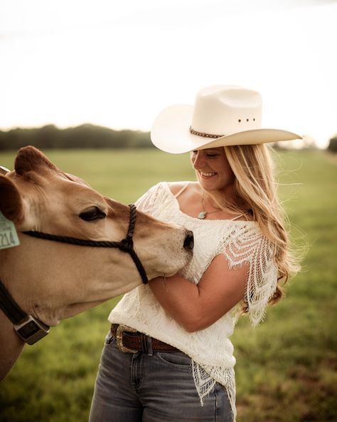 Hailey’s Senior Photos 🤍🎓🐮 Book Senior Sessions now at www.abbyezzellphotography.com #seniorphotoshoot #andersonscphotographer#seniorphotography #seniorsession #scphotographer #smallbusiness #portraitphotography #smallbusiness #photographybusiness #instagramreels #photographyreelideas #andersonscphotographer #andersonsc #photographersofsc #upstatesc #upstatescphotographer #cowgirl #farmhand #farmphotography #cowphotography #cowgirlphotography #western #westernphotography Cow Senior Pictures, Cattle Senior Pictures, Senior Pictures With Cattle, Senior Pictures With Cows, Senior Photos With Cows, Senior Pictures With Show Steer, Western Senior Picture Ideas, Anderson Sc, Cowgirl Photography