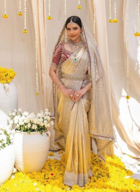 Unique Bridal Saree Colors, Golden Saree Bride, Thalambralu Saree, Heavy Sarees For Wedding, Muhurtham Saree South Indian Bride, South Indian Engagement Outfit, Talambralu Saree, Muhurtham Look, Indian Wedding Look