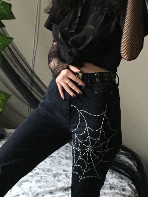 Embroidered Spider Web, Spider Web Jeans, Alt Embroidery, Embroidered Spider, Painted Clothes Diy, Diy Clothes Design, Embroidered Pants, Painted Clothes, Alt Fashion