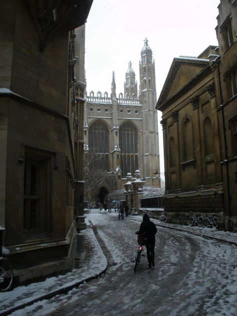 King's College, University Of Cambridge, Brasov, Dark Academia Aesthetic, The Secret History, Academia Aesthetic, Winter Aesthetic, Pretty Places, Dark Academia