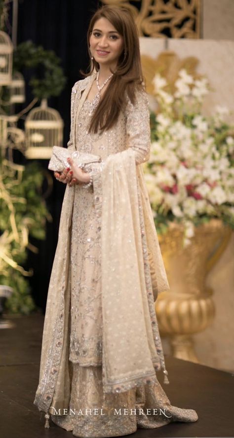 Pakistani Nikah Outfit White, White Gold Pakistani Dress, Off White Nikah Dress Pakistani, Desi White Nikkah Dress, Ivory Pakistani Outfits, White And Gold Pakistani Bridal Dress, Nikah Dress Pakistani, Menahel And Mehreen, Mehendi Dresses