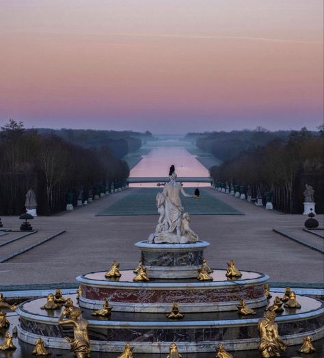 King Louis Xiv, Atrium Design, The Palace Of Versailles, Versailles Garden, Chateau Versailles, Building Aesthetic, Public Space Design, Parisian Vibes, Summer Palace