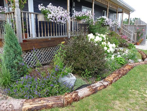 The Benefits of Wooden Log Garden Edging Wooden Garden Edging, Homesteading Diy Projects, Homesteading Ideas, Front Garden Landscape, Gardening Landscaping, Eco Friendly Garden, Wooden Log, Fence Landscaping, Garden Pathway