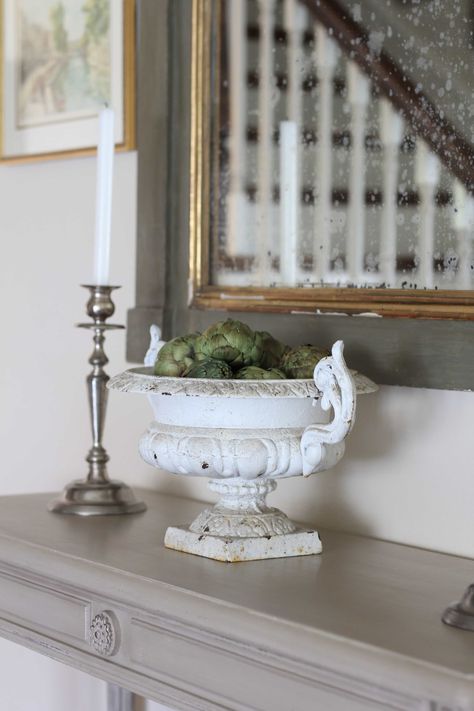 antique-urn-artichokes-spring-decor Buffet Risers, Cottage Traditional, Outdoor Interior Design, Antique Urn, Outdoor Interior, Farmhouse Contemporary, Modern Shabby Chic, Garden Urns, Paris Style