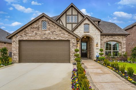 Dallas House Exterior, Houston Homes Exterior, Texas House Exterior, Dallas Texas Homes, Houses In Texas, Beachy Homes, Houses In Dallas Texas, John Houston, Texas Style Homes