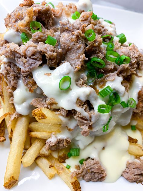 Philly Cheese Fries, Philly Cheese Steak Nachos, Philly Fries, Philly Cheesesteak Potatoes, Philly Cheese Steak Fries Recipe, Philly Cheesesteak Fries Recipe, Philly Cheese Steak Loaded Fries, Loaded Steak Fries Recipes, Philly Cheese Steak Fries