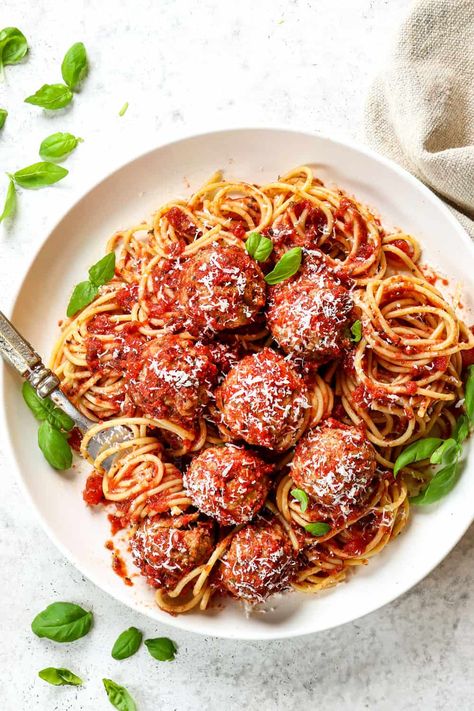 Juicy, fork tender Italian turkey meatballs bathed in a quick and easy rich tomato sauce for an utterly addicting healthy dinner win! Meatballs And Sauce, Italian Turkey Meatballs, Cilantro Lime Salmon, Ground Turkey Meatballs, Italian Turkey, Easy Tomato Sauce, Carlsbad Cravings, Red Wine Sauce, Meatballs Easy