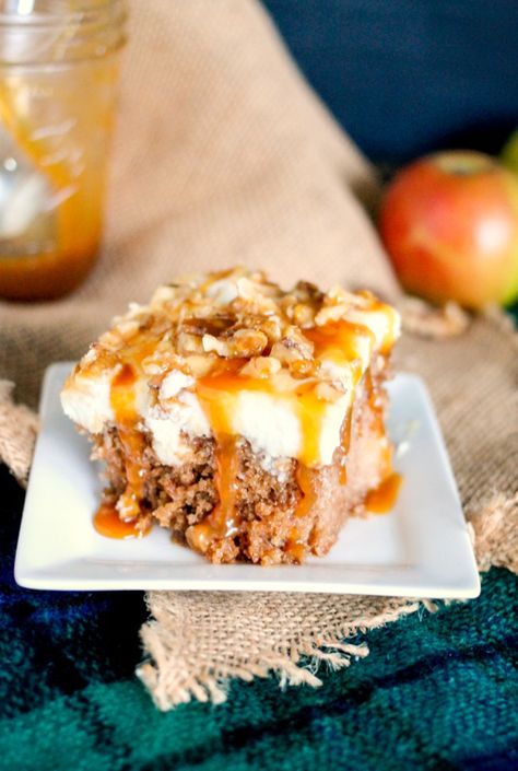 Caramel Apple Poke Cake is packed full of apples and then smothered in whipped cream and caramel. It's the easiest most delicious fall cake! Apple Poke Cake Recipe, Caramel Apple Poke Cake Recipe, Caramel Apple Poke Cake, Apple Poke Cake, Thanksgiving Desserts Kids, Poke Cake Recipe, Fun Thanksgiving Desserts, Chicken Ham, Thanksgiving Desserts Easy