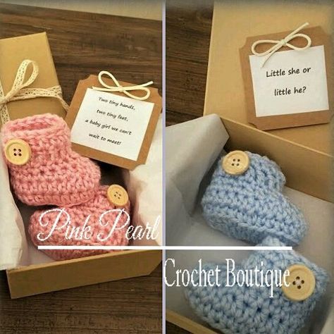 Best Gifts For Grandparents, Personalized Gifts For Grandparents, Pearl Crochet, New Grandparent Gifts, Birth Announcement Gifts, Grandparent Pregnancy Announcement, Unisex Baby Gifts, Gender Reveal Gifts, Baby Gift Hampers