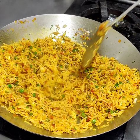 Cooking with chef - Indian style instant Veg Fried Rice Veg Fried Rice Recipe, Veg Fried Rice, Vegetable Fried Rice, Indian Dessert, Indian Dessert Recipes, Fried Vegetables, Indian Desserts, Fried Rice Recipe, Indian Style