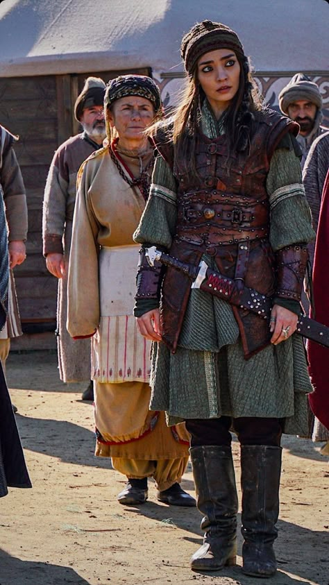 Turkish Clothes, Chaning Tatum, Turkish Tv Series, Turkish Clothing, Medieval Garb, Female Armor, Turkish Drama, Larp Costume, To The Mountains