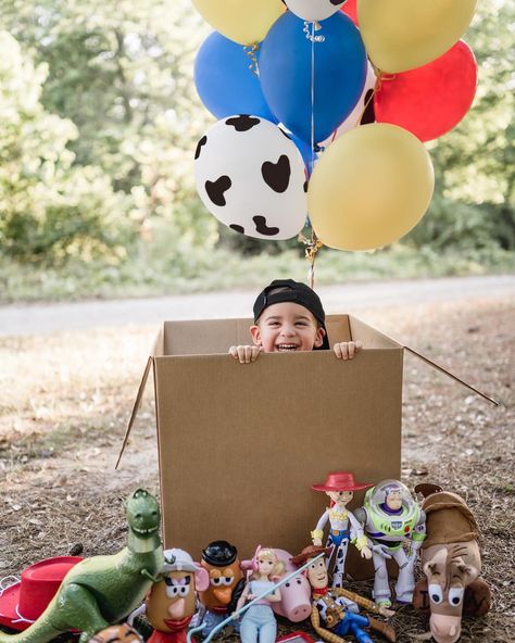 Toy Story Toddler Photoshoot, Two Infinity And Beyond Birthday Pictures, Diy Toy Story Photo Shoot, Toy Story Birthday Pictures, Toy Story Picture Ideas Photo Shoot, Two Infinity And Beyond Photo Shoot, Toy Story Picture Ideas, Toy Story Birthday Picture Ideas, Two Year Old Toy Story Party