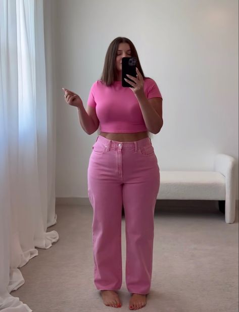 Pink skims top, baggy pink bottoms, long hair, cute, bright, fun, pink outfit, minimal Pink Going Out Outfits Plus Size, Pink Outfit Midsize, Pink Clothes Plus Size, Pink Outfit Ideas Plus Size, Pink Girly Outfits Plus Size, Bright Colored Outfits Plus Size, Pink Curvy Outfit, Pink Outfits Midsize, Plus Size Pink Outfits For Women