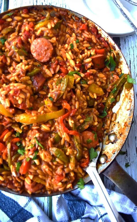 Cheesy Orzo: One Pan Orzo With Sausage And Peppers Orzo With Sausage, One Pan Orzo, Healthy Orzo, Cheesy Orzo, How To Cook Orzo, Dinner Leftovers, Hearty Dinner Recipes, Orzo Recipes, Sausage And Peppers