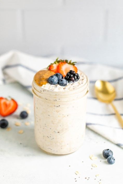 Easy Basic Overnight Oats Eating Bird Food, Easy Overnight Oats, Overnight Oat, Overnight Oats Recipe, Oats Recipes, Bird Food, Baked Oatmeal, Overnight Oats, Almond Flour