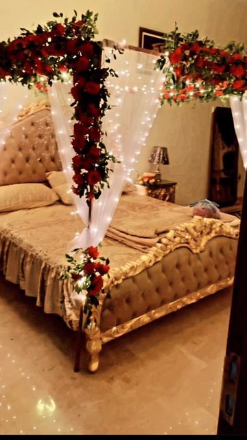 Bed Wedding Decor, Wedding Bed Decor, Bridal Home Decorations, Room Decor For Wedding Night, Bed Decoration For Wedding Night, Bridal Bedroom Decoration, Wedding Bed Decoration, Wedding Night Room, Sweet Home Aesthetic