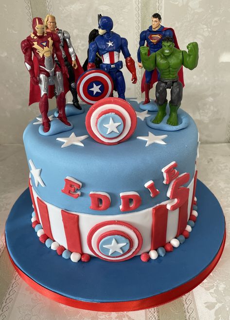 Iron Man Cake Design, Avengers Cake Design, Addison Photos, Marvel Birthday Cake, Iron Man Cake, Ironman Cake, Avengers Cake, Marvel Birthday, 8th Birthday Cake