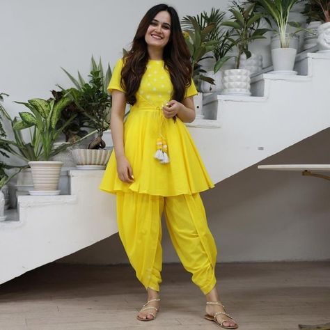 FASHIOn Haldi Dress Ideas, Haldi Dress, Patiyala Dress, Function Dresses, Simple Kurta Designs, Long Kurti Designs, Indian Gowns Dresses, Trendy Dress Outfits, Kurti Designs Party Wear