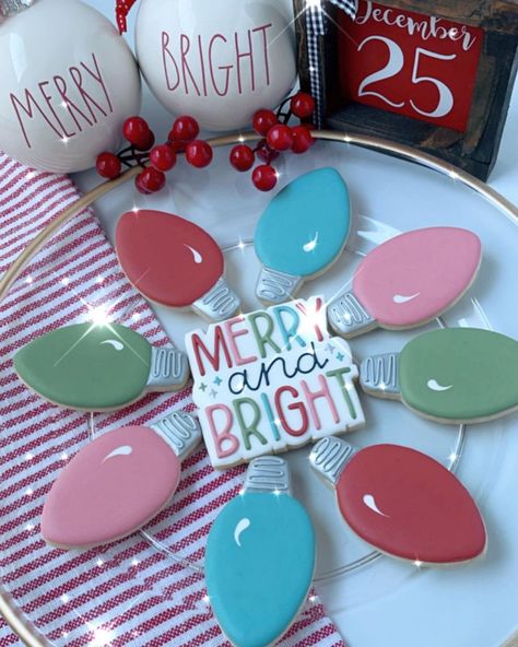 Krissy’s Cookies on Instagram: “Wishing you all a Christmas that is Merry & Bright! 🎄💗 #krissyscookies #customcookies #christmascookies…” Christmas Cookie Icing, Christmas Sugar Cookies Decorated, S Cookies, Christmas Platter, Sugar Cookie Designs, Christmas Sugar Cookies, Christmas Cookies Decorated, Cookie Icing, Icing Cookies