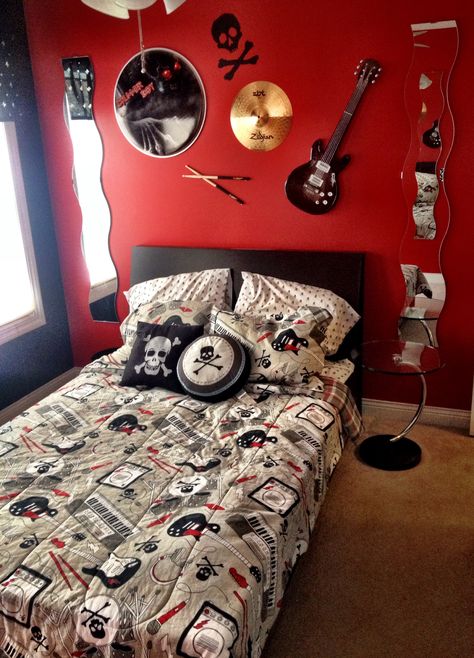 Rock Star Bedroom Ideas, Rockstar Room Ideas, Rock Star Bedroom, Rock Themed Bedroom, Rock And Roll Dorm Room Ideas, Classic Rock Themed Room, Rock Bedroom Ideas, Rockstar Room, Rockstar Bedroom