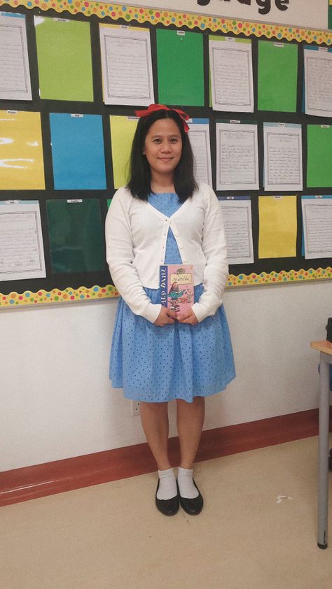 Matilda Costume Women, Matilda Book Week Costume, Matilda Costume Diy, Matilda Dress Up, Movies Costumes Ideas, Matilda Book, Story Book Costumes, Matilda Costume, Matilda Roald Dahl