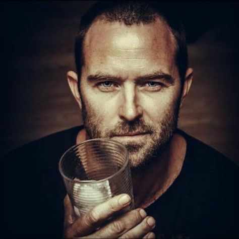 Obsessed with him. Celebrities Halloween, Sullivan Stapleton, Hottest Male Celebrities, Actors Male, Australian Actors, Male Celebrities, Richard Armitage, Man Crush, Blog Photo