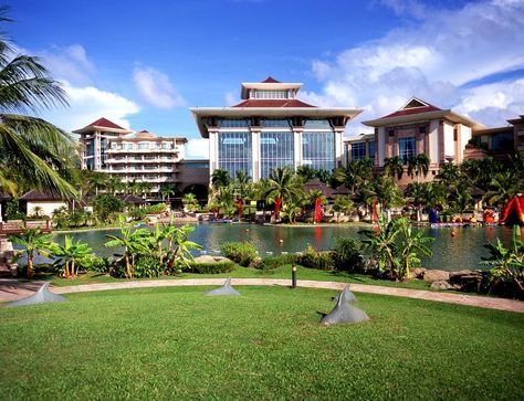 Empire Hotel Brunei, Sultan Palace, Empire Hotel, Bandar Seri Begawan, Golf Resort, Brunei Darussalam, Play Golf, Stay The Night, Vertical Garden