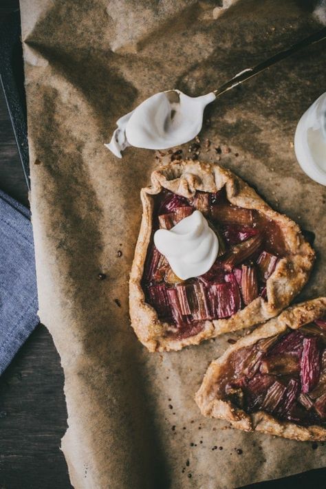 Rhubarb and Rye-Cinnamon Tartlets - Izy Hossack - Top With Cinnamon Rhubarb Galette, Strawberry Rhubarb Pie, Strawberry Season, Rhubarb Pie, Strawberry Rhubarb, Quick Bread Recipes, Köstliche Desserts, Friendly Reminder, Spring Recipes