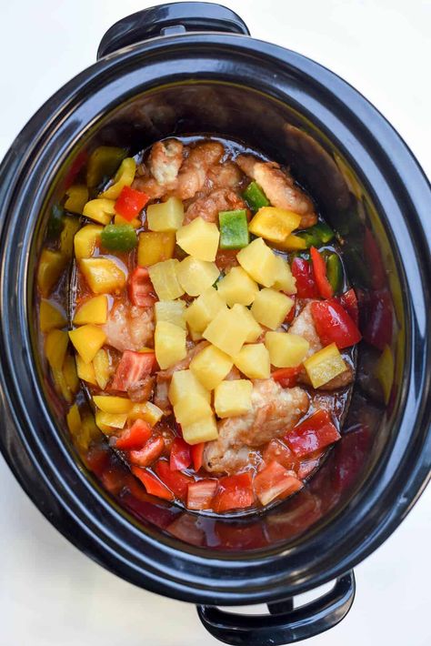 Family Recipies, Hawaiian Dinner, Chicken With Pineapple, Week Meals, Chicken Crockpot Recipes Easy, Sweet And Sour Chicken, Crockpot Dinners, Pineapple Chunks, Sweet Sour Chicken