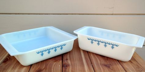 Vintage Pyrex Set of Baking Dishes / Blue Snowflake / Square Pan 922 / Loaf Pan 913 on Etsy, $30.00 Pyrex Snowflake, Vintage Pyrex Collection, Cake Loaf, Pyrex Set, Grandmothers Kitchen, Baking Dish Set, Lasagna Pan, Pyrex Collection, Baking Dishes