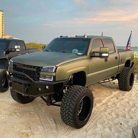 Chevy Duramax, Custom Lifted Trucks, Chevy Diesel Trucks, Cummins Trucks, Trucks Lifted Diesel, Duramax Diesel, Lifted Chevy Trucks, Lifted Chevy, Jacked Up Trucks