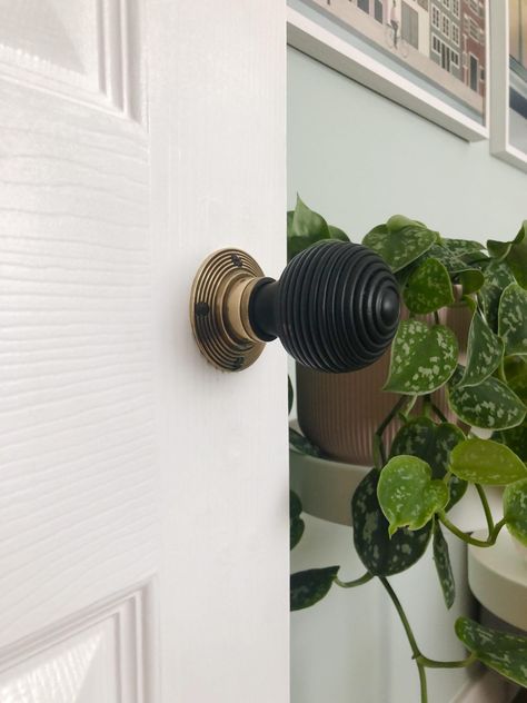 How To Refurbish Internal Doors Like A Pro - Boo & Maddie 1930 Door Handles, Internal Door Knobs, 1930s Door Handles, 1930s Doors Internal, Victorian Doors Internal, 1930s Internal Doors, Victorian Internal Doors, 1930s Doors, 1930s Home