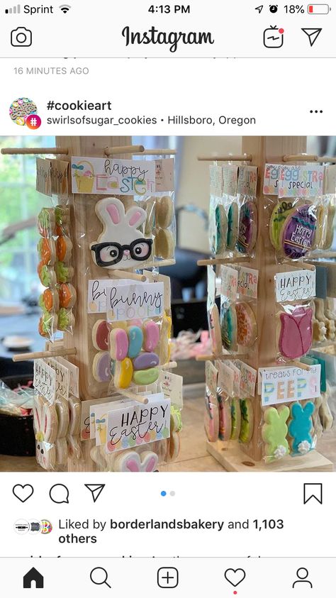 Bake Sale Displays, Cookie Display, Bakery Shop Design, Easter Sugar Cookies, Bakery Display, Cookie Business, Craft Fair Displays, Sugar Cookie Designs, Cookie Pops