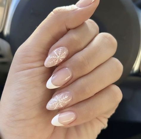 Short Almond Nails Snowflake, Holiday Nails Ideas Christmas, Snowflake French Manicure, Snow Flakes Nail Art, French Manicure Snowflake Nails, Minimalist Snowflake Nails, Winter Nails Natural Nail, Pink Nails With Snowflakes, Nude Snowflake Nails