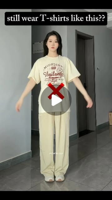 Dama on Instagram: "4 Ways to Wear A T-shirt 
💌 @dama.x.e
.
.
#shirt #styling #ulzzangfashion #outfitideas #ootd #transformation #kdrama #korea #koreanfashion  #stylingtips #fashion #blackpink  #jennie #rose #lisa #cdrama #korea #kpop  #styling #fashion #kfashion" T Shirt Transformation, Kpop Styling, Shirt Transformation, Shirt Styling, Jennie Rose, Styling Fashion, Ulzzang Fashion, Cute Shirt, Blackpink Jennie