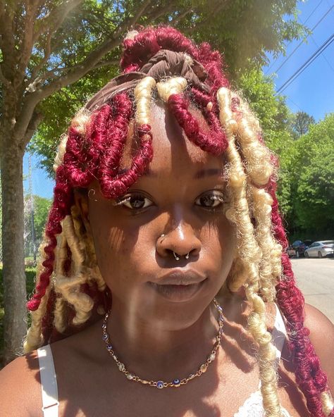 Red And Pink Soft Locs, Red And Blonde Butterfly Locs, Burgundy And Blonde Locs, Red And Blonde Locs, Red Faux Locs, Red Dreads, Red And Blonde, Red To Blonde, Blonde Braids